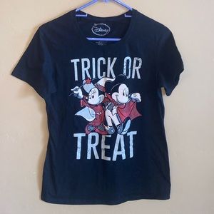 Disney Halloween Tshirt Women Medium black Halloween 100 cotton  Mickey Minnie